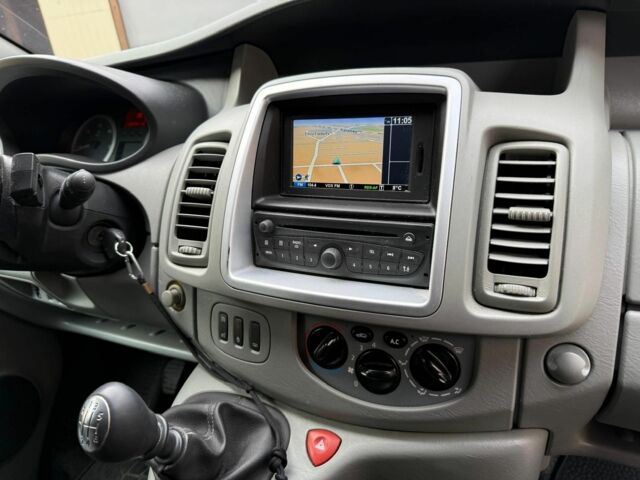 Чорний Опель Віваро, об'ємом двигуна 2 л та пробігом 166 тис. км за 8200 $, фото 23 на Automoto.ua