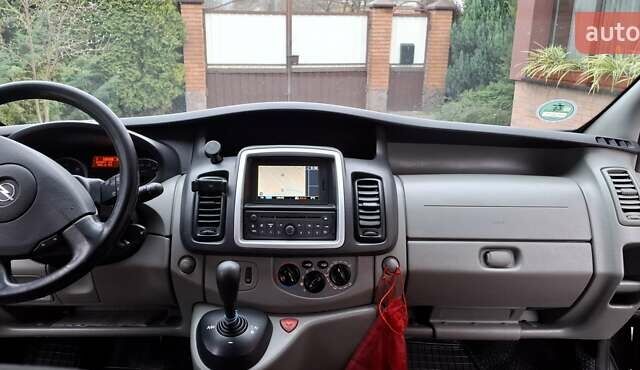 Чорний Опель Віваро, об'ємом двигуна 2 л та пробігом 247 тис. км за 15300 $, фото 20 на Automoto.ua