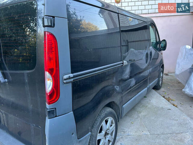 Опель Виваро 2013 в Василькове на Automoto.ua Черный Опель Виваро, объемом двигателя 2 л и пробегом 230 тыс. км за 8000 $, фото 1 на Automoto.ua