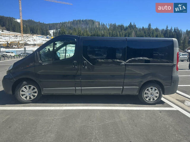 Черный Опель Виваро, объемом двигателя 2 л и пробегом 348 тыс. км за 13500 $, фото 4 на Automoto.ua