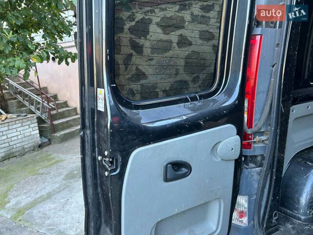 Опель Виваро 2013 в Василькове на Automoto.ua Черный Опель Виваро, объемом двигателя 2 л и пробегом 230 тыс. км за 8000 $, фото 14 на Automoto.ua