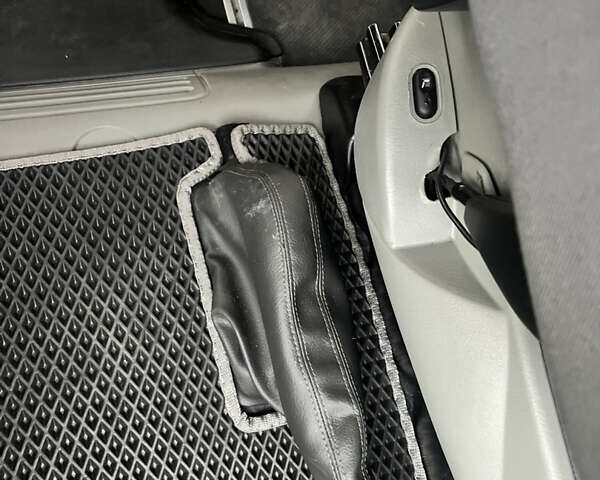 Черный Опель Виваро, объемом двигателя 2 л и пробегом 223 тыс. км за 16500 $, фото 23 на Automoto.ua