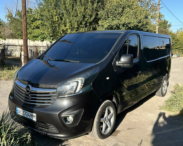 Чорний Опель Віваро, об'ємом двигуна 1.6 л та пробігом 256 тис. км за 11700 $, фото 3 на Automoto.ua