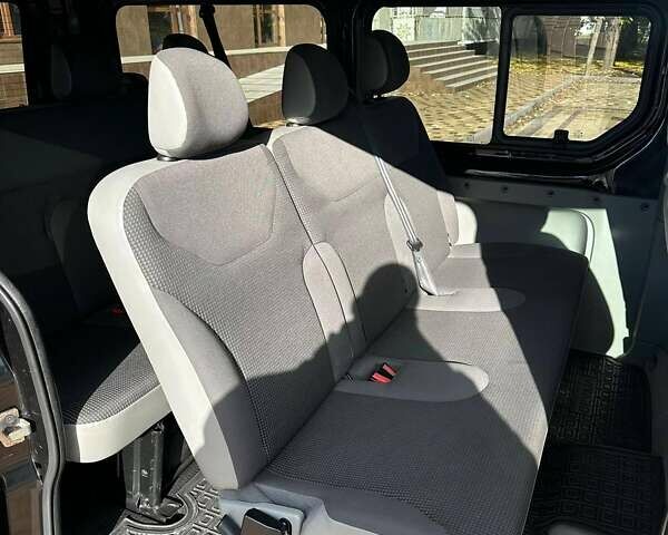 Опель Віваро 2014 у Измаиле на Automoto.ua Чорний Опель Віваро, об'ємом двигуна 2 л та пробігом 262 тис. км за 16500 $, фото 17 на Automoto.ua