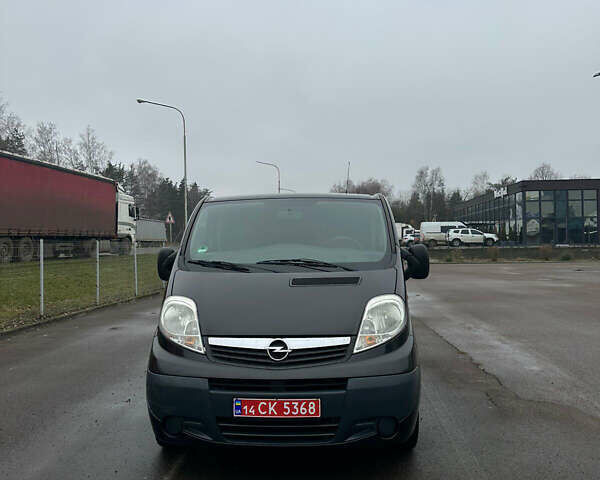 Чорний Опель Віваро, об'ємом двигуна 2 л та пробігом 238 тис. км за 15900 $, фото 2 на Automoto.ua