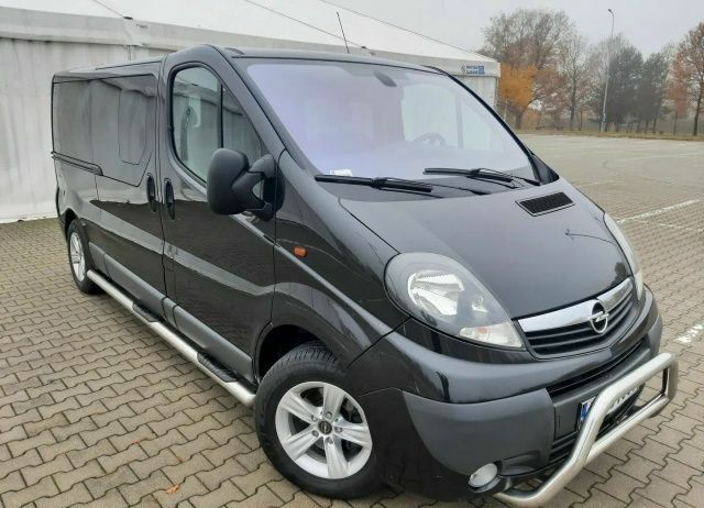 Черный Опель Виваро, объемом двигателя 2 л и пробегом 288 тыс. км за 7000 $, фото 3 на Automoto.ua