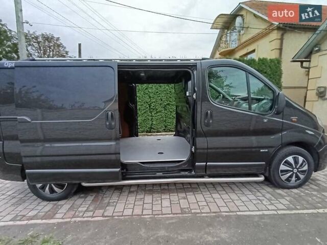 Чорний Опель Віваро, об'ємом двигуна 2 л та пробігом 240 тис. км за 12600 $, фото 6 на Automoto.ua