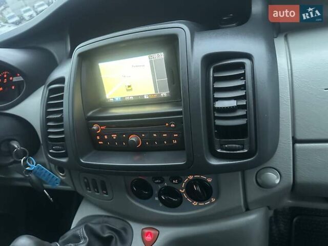 Черный Опель Виваро, объемом двигателя 2 л и пробегом 201 тыс. км за 14700 $, фото 4 на Automoto.ua