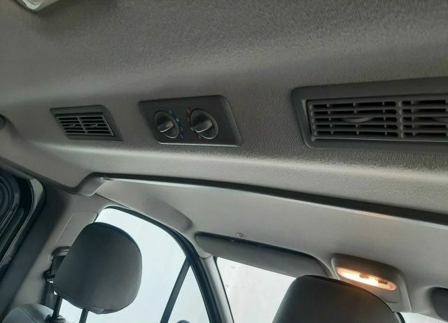 Черный Опель Виваро, объемом двигателя 2 л и пробегом 288 тыс. км за 7000 $, фото 21 на Automoto.ua