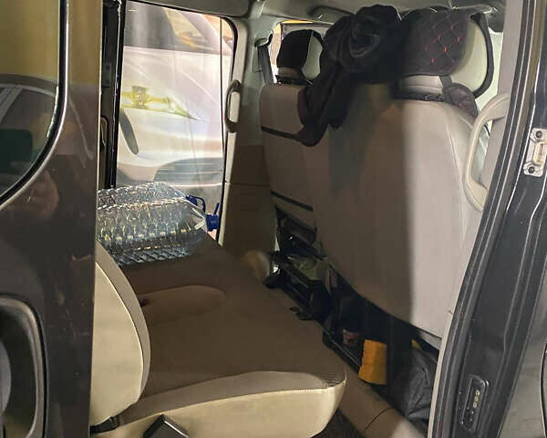 Черный Опель Виваро, объемом двигателя 2 л и пробегом 340 тыс. км за 15500 $, фото 6 на Automoto.ua