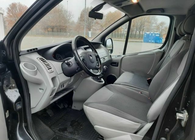 Черный Опель Виваро, объемом двигателя 2 л и пробегом 288 тыс. км за 7000 $, фото 17 на Automoto.ua