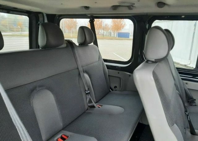 Черный Опель Виваро, объемом двигателя 2 л и пробегом 288 тыс. км за 7000 $, фото 10 на Automoto.ua