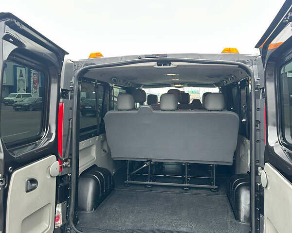 Чорний Опель Віваро, об'ємом двигуна 2 л та пробігом 238 тис. км за 15900 $, фото 16 на Automoto.ua