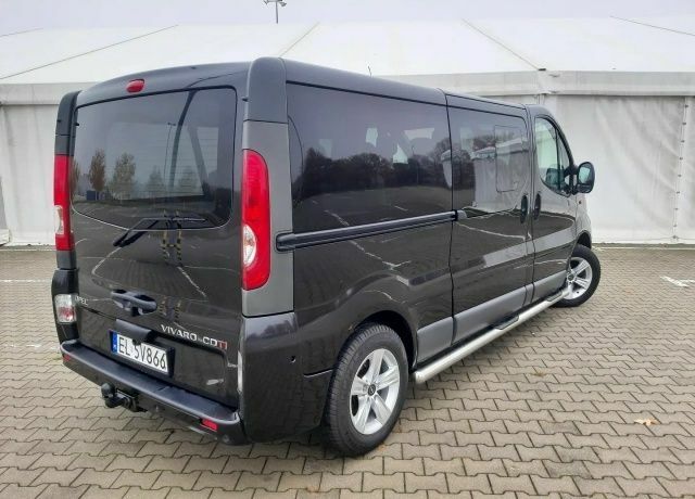 Черный Опель Виваро, объемом двигателя 2 л и пробегом 288 тыс. км за 7000 $, фото 9 на Automoto.ua