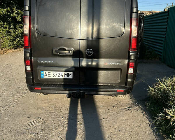 Чорний Опель Віваро, об'ємом двигуна 1.6 л та пробігом 256 тис. км за 11700 $, фото 15 на Automoto.ua