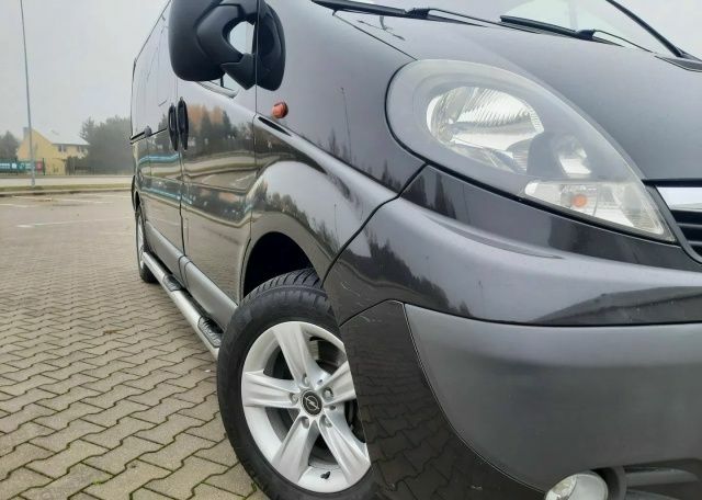 Черный Опель Виваро, объемом двигателя 2 л и пробегом 288 тыс. км за 7000 $, фото 1 на Automoto.ua