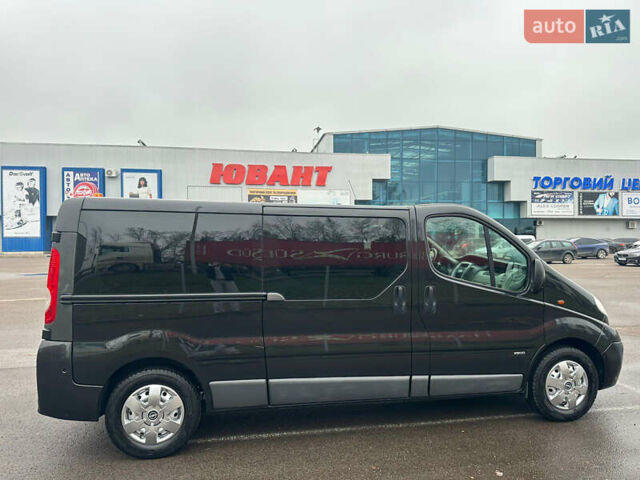 Чорний Опель Віваро, об'ємом двигуна 2 л та пробігом 238 тис. км за 15900 $, фото 4 на Automoto.ua
