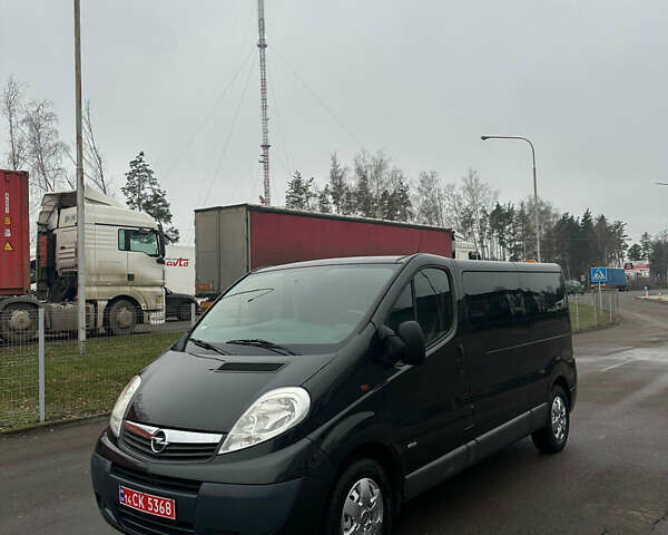 Чорний Опель Віваро, об'ємом двигуна 2 л та пробігом 238 тис. км за 15900 $, фото 1 на Automoto.ua