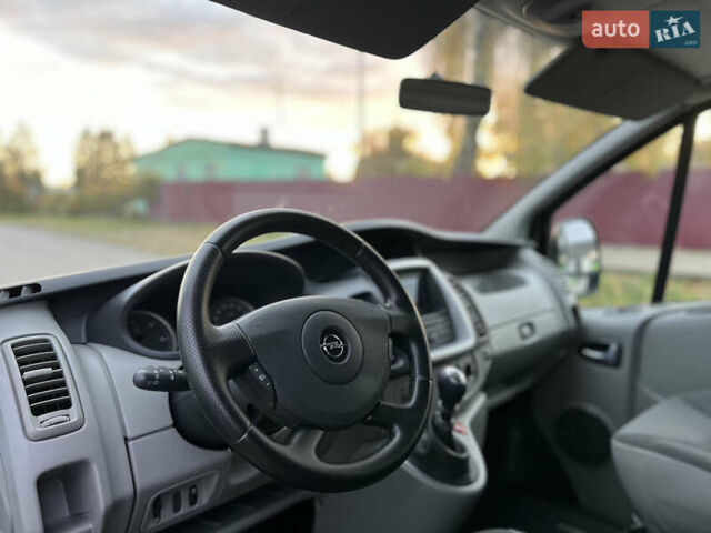 Черный Опель Виваро, объемом двигателя 2 л и пробегом 203 тыс. км за 15950 $, фото 17 на Automoto.ua