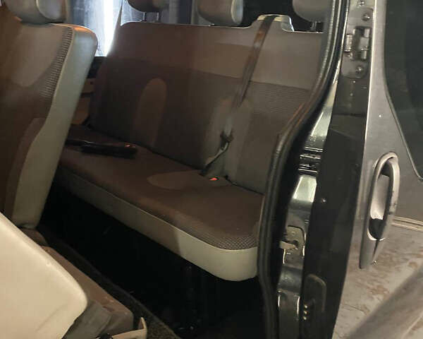 Черный Опель Виваро, объемом двигателя 2 л и пробегом 340 тыс. км за 15500 $, фото 13 на Automoto.ua