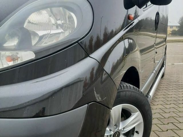 Черный Опель Виваро, объемом двигателя 2 л и пробегом 288 тыс. км за 7000 $, фото 2 на Automoto.ua