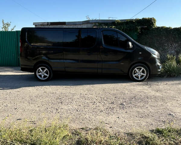 Чорний Опель Віваро, об'ємом двигуна 1.6 л та пробігом 256 тис. км за 11700 $, фото 5 на Automoto.ua