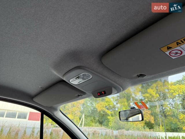 Чорний Опель Віваро, об'ємом двигуна 1.6 л та пробігом 268 тис. км за 14300 $, фото 29 на Automoto.ua