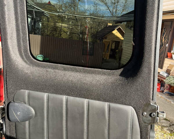 Черный Опель Виваро, объемом двигателя 1.6 л и пробегом 258 тыс. км за 16800 $, фото 15 на Automoto.ua