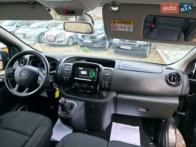 Черный Опель Виваро, объемом двигателя 1.6 л и пробегом 206 тыс. км за 14200 $, фото 6 на Automoto.ua