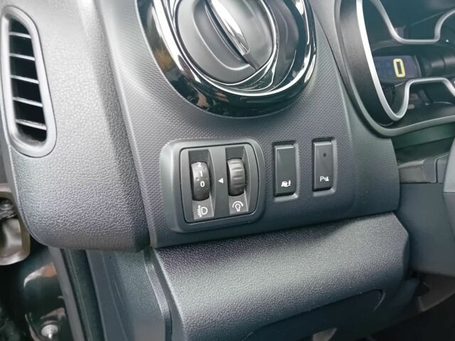 Черный Опель Виваро, объемом двигателя 1.6 л и пробегом 117 тыс. км за 10500 $, фото 10 на Automoto.ua