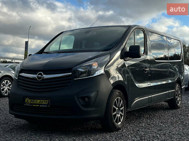 Черный Опель Виваро, объемом двигателя 1.6 л и пробегом 270 тыс. км за 17300 $, фото 2 на Automoto.ua