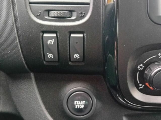 Черный Опель Виваро, объемом двигателя 1.6 л и пробегом 117 тыс. км за 10500 $, фото 11 на Automoto.ua