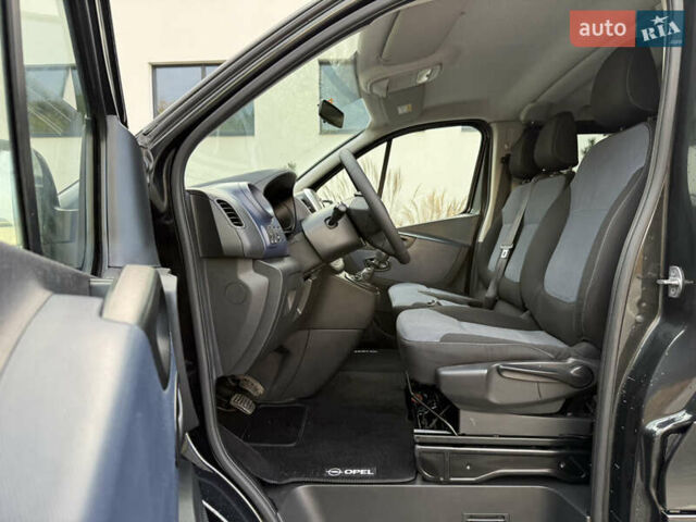 Чорний Опель Віваро, об'ємом двигуна 1.6 л та пробігом 268 тис. км за 14300 $, фото 33 на Automoto.ua