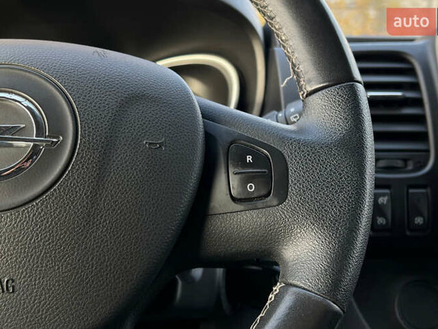 Черный Опель Виваро, объемом двигателя 1.6 л и пробегом 270 тыс. км за 17300 $, фото 9 на Automoto.ua