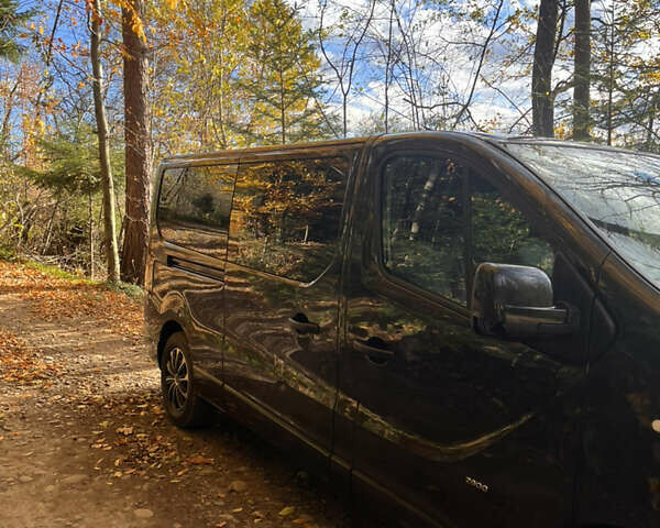 Черный Опель Виваро, объемом двигателя 1.6 л и пробегом 258 тыс. км за 16800 $, фото 3 на Automoto.ua