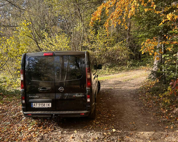 Черный Опель Виваро, объемом двигателя 1.6 л и пробегом 258 тыс. км за 16800 $, фото 4 на Automoto.ua