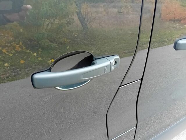 Черный Опель Виваро, объемом двигателя 1.6 л и пробегом 117 тыс. км за 10500 $, фото 9 на Automoto.ua