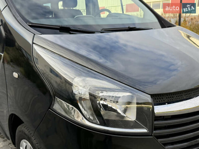 Чорний Опель Віваро, об'ємом двигуна 1.6 л та пробігом 268 тис. км за 14300 $, фото 3 на Automoto.ua