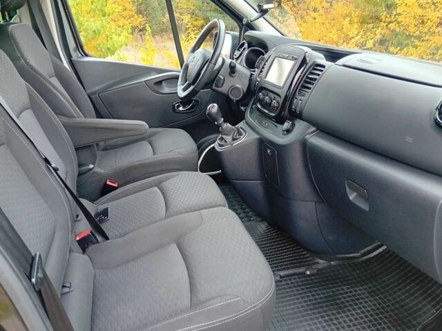 Черный Опель Виваро, объемом двигателя 1.6 л и пробегом 117 тыс. км за 10500 $, фото 18 на Automoto.ua