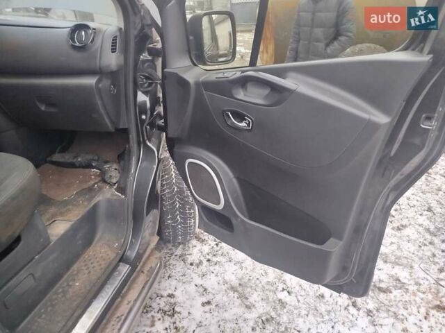 Черный Опель Виваро, объемом двигателя 1.6 л и пробегом 210 тыс. км за 9733 $, фото 9 на Automoto.ua