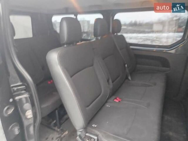 Черный Опель Виваро, объемом двигателя 1.6 л и пробегом 210 тыс. км за 9733 $, фото 6 на Automoto.ua