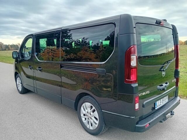 Черный Опель Виваро, объемом двигателя 1.6 л и пробегом 117 тыс. км за 10500 $, фото 3 на Automoto.ua