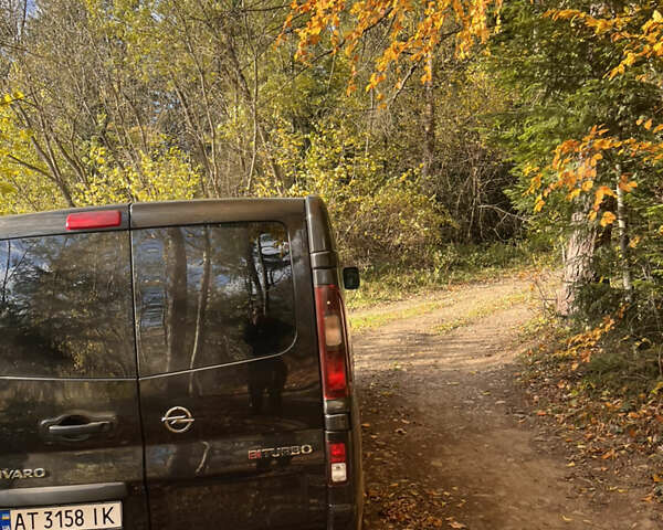 Черный Опель Виваро, объемом двигателя 1.6 л и пробегом 258 тыс. км за 16800 $, фото 5 на Automoto.ua