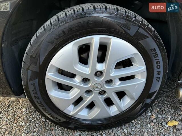 Черный Опель Виваро, объемом двигателя 1.6 л и пробегом 244 тыс. км за 19500 $, фото 27 на Automoto.ua