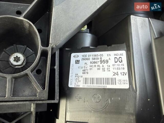 Черный Опель Виваро, объемом двигателя 1.6 л и пробегом 244 тыс. км за 19500 $, фото 58 на Automoto.ua