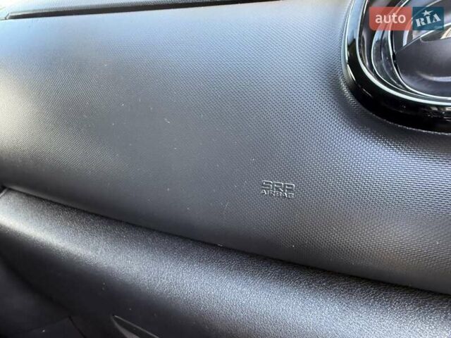 Черный Опель Виваро, объемом двигателя 1.6 л и пробегом 244 тыс. км за 19500 $, фото 33 на Automoto.ua