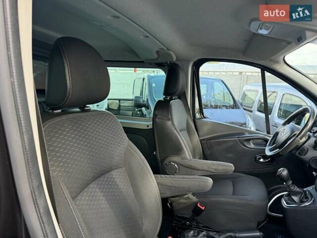 Черный Опель Виваро, объемом двигателя 1.6 л и пробегом 244 тыс. км за 19500 $, фото 30 на Automoto.ua