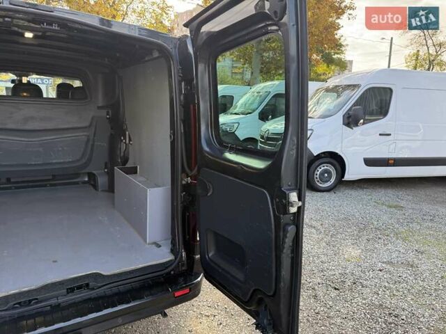 Черный Опель Виваро, объемом двигателя 1.6 л и пробегом 244 тыс. км за 19500 $, фото 46 на Automoto.ua