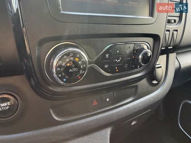 Черный Опель Виваро, объемом двигателя 1.6 л и пробегом 244 тыс. км за 19500 $, фото 24 на Automoto.ua