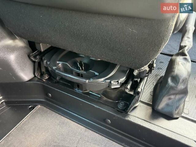 Черный Опель Виваро, объемом двигателя 1.6 л и пробегом 244 тыс. км за 19500 $, фото 40 на Automoto.ua